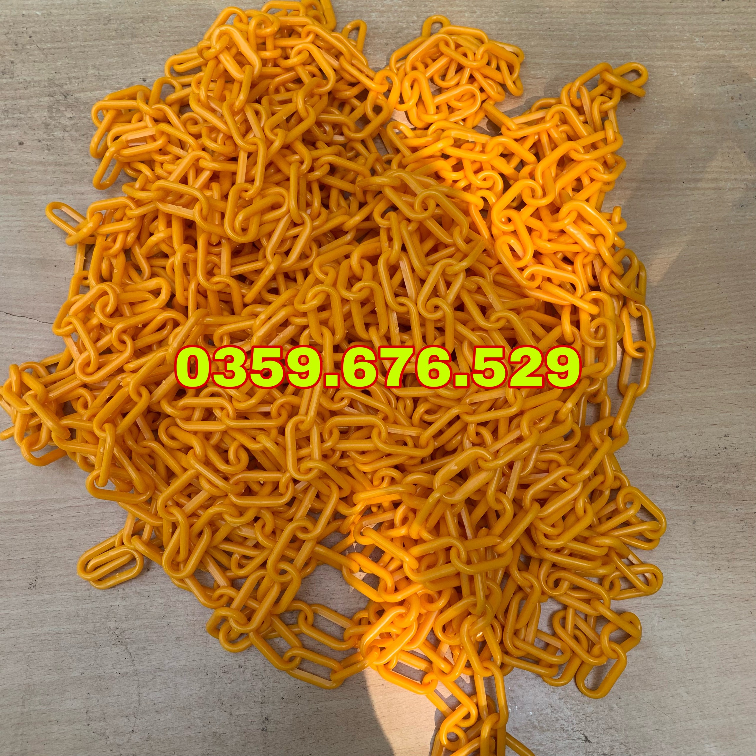 Dây xích nhựa phân luồng giao thông màu vàng