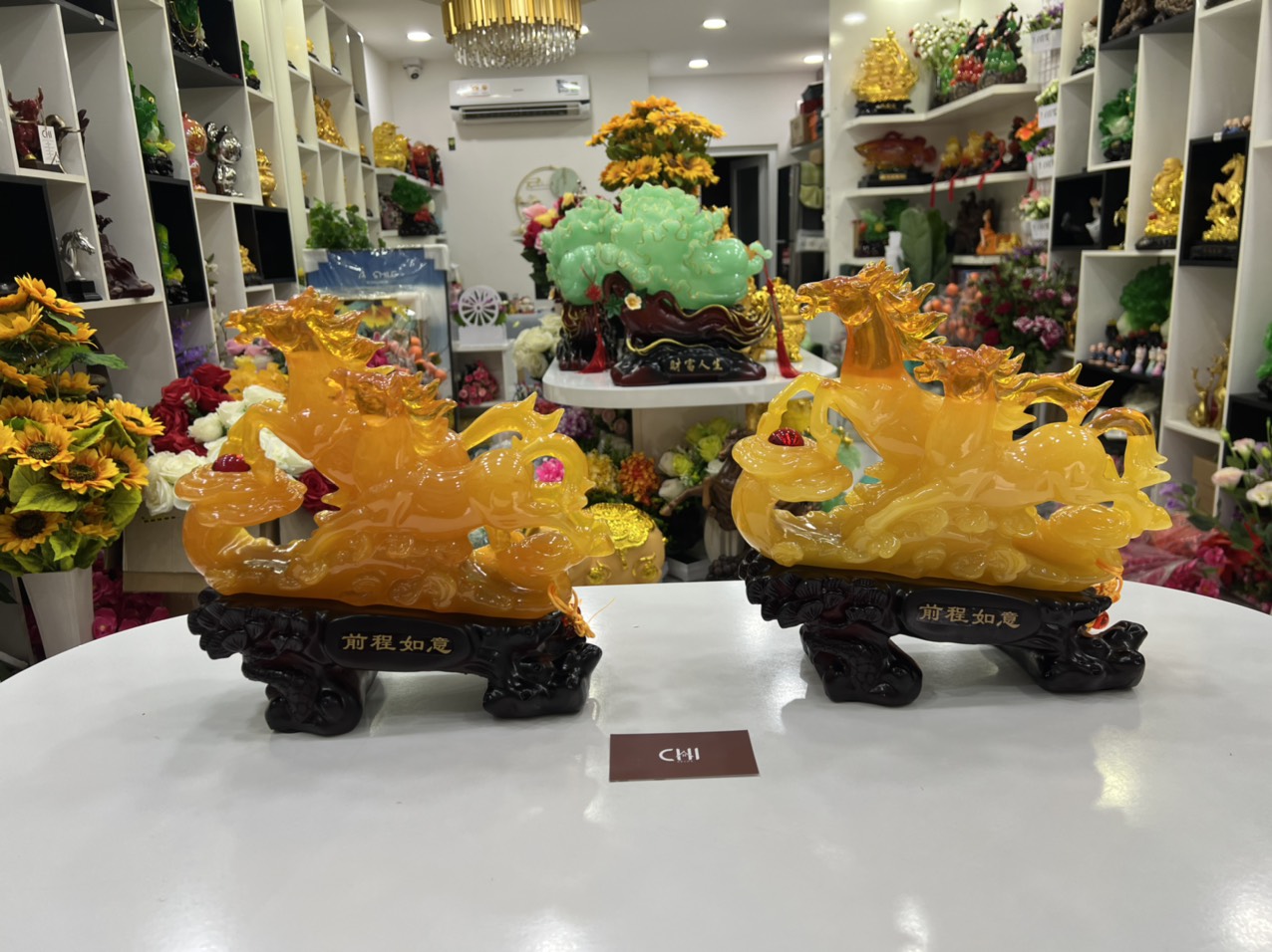 Tượng song mã vàng
