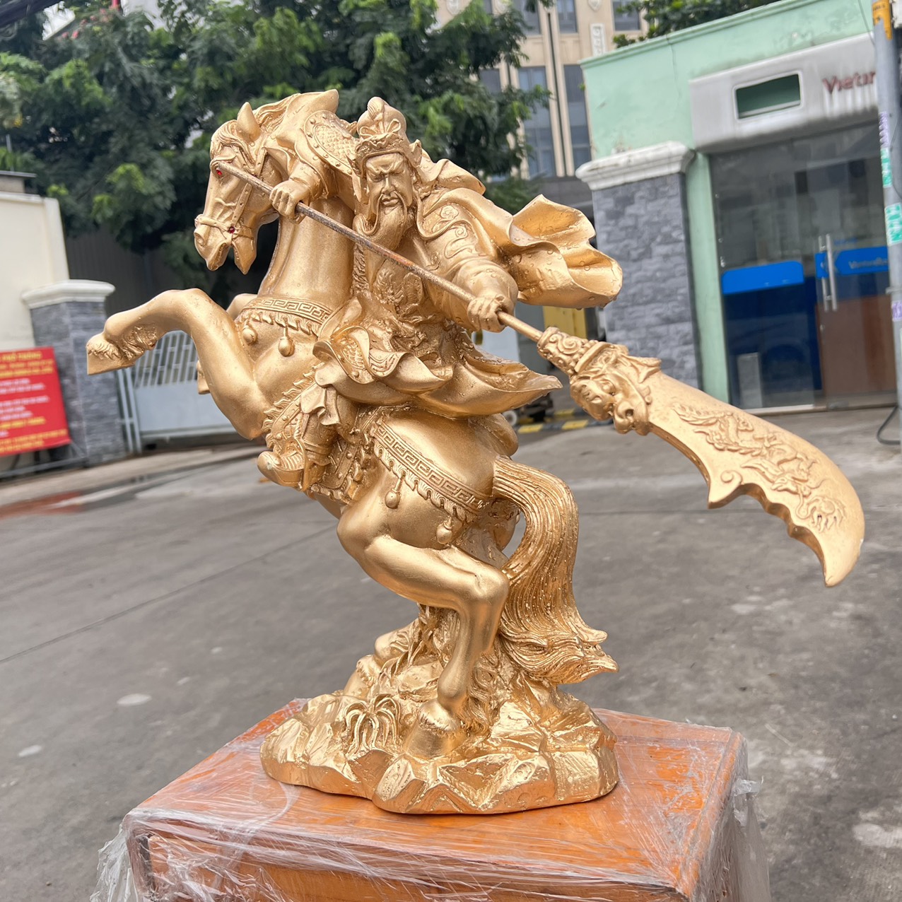 Tượng Quan Công cầm đ.ao cưỡi ngựa bằng bột đá mang lại tài lộc bảo vệ gia chủ cao 48cm