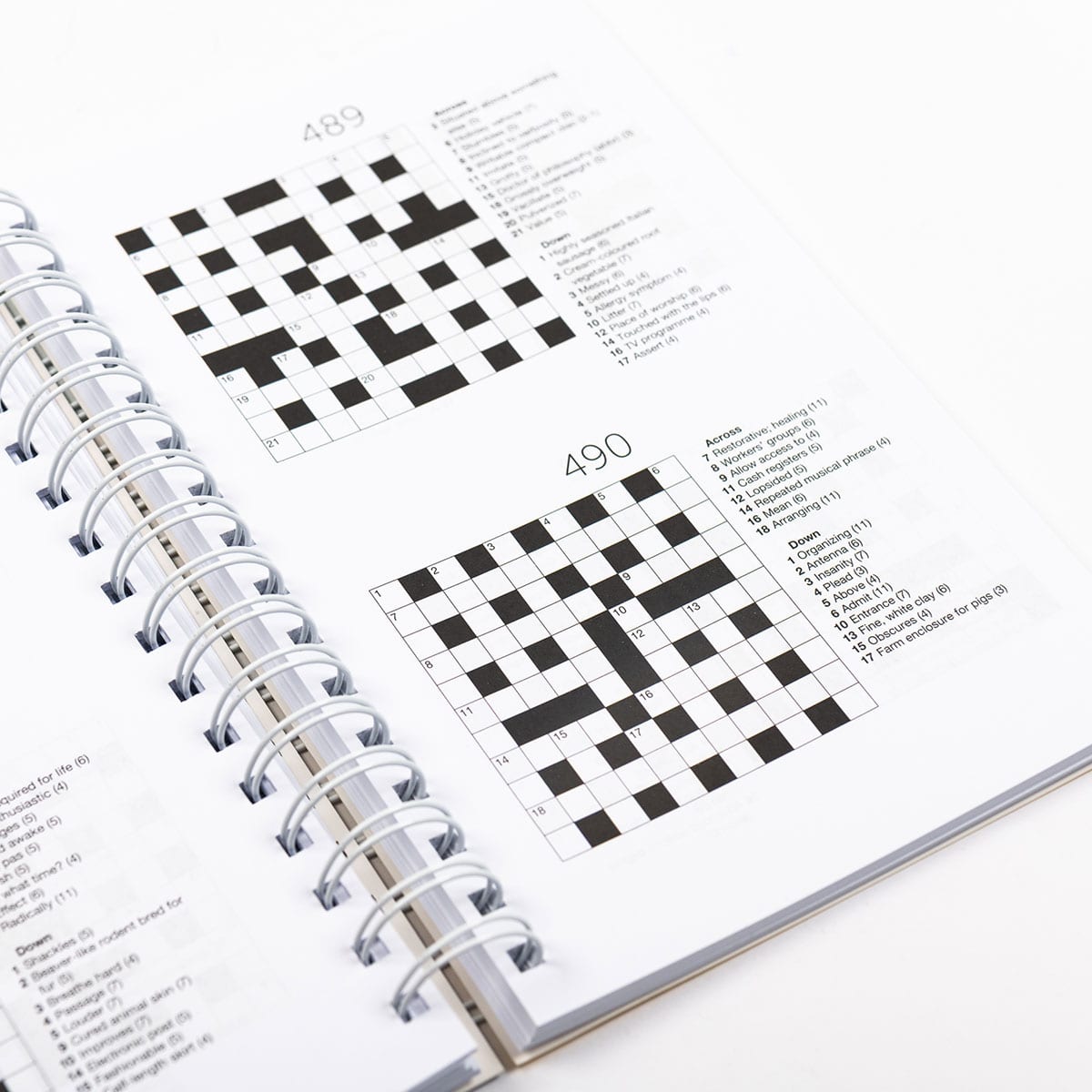 The Ultimate Crosswords - 600 Puzzles