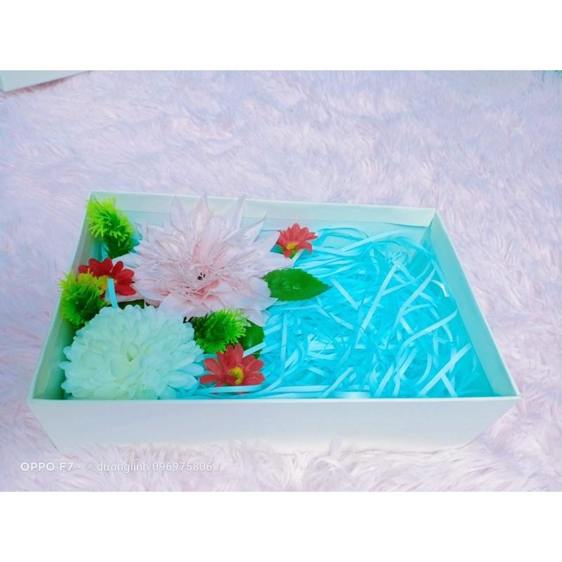 Hộp quà nắp kính trang trí sẵn, 21x16x7cm