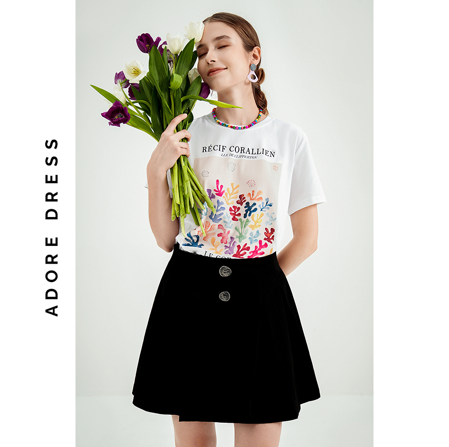 Áo phông graphic T-shirts cotton trắng in 3ASTS2002 ADORE DRESS