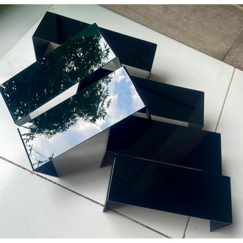 Acrylic (Màu đen) Kệ Mica Chữ U Trưng Bày Sản Phẩm, Kệ Để Mô Hình, Kệ Trưng Bày Mĩ Phẩm , Acrylic . - Dày 2mm