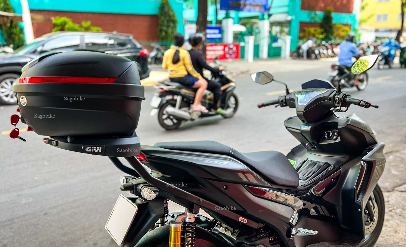 Thùng givi B270N, baga SRX lắp cho xe NVX 155 VVA