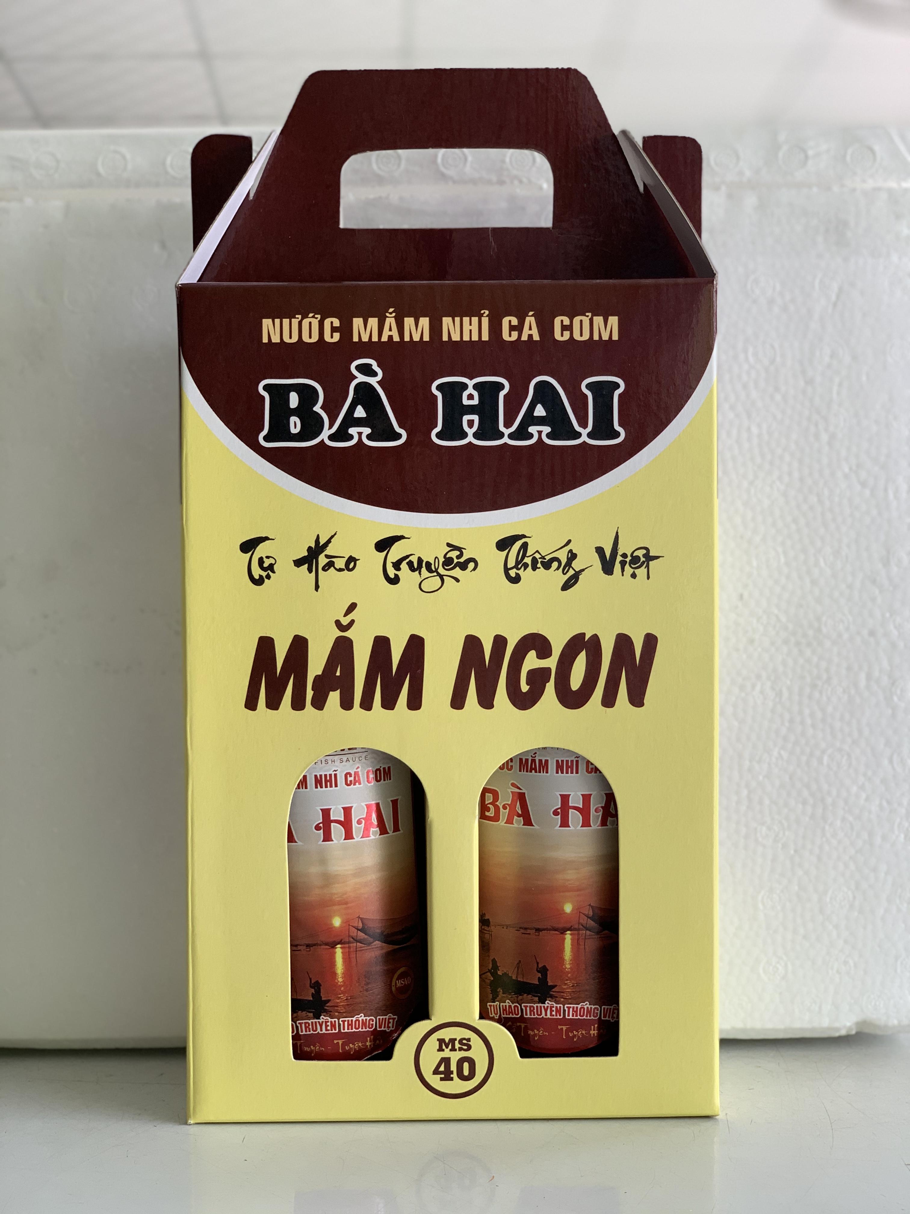 Xách 2 Chai Nước Mắm Nhĩ Cá Cơm Đặc Biệt Bà Hai ( 2 x 500ml )