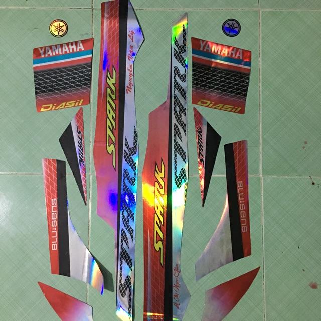 Tem sirius 110 spark đỏ bạc crom
