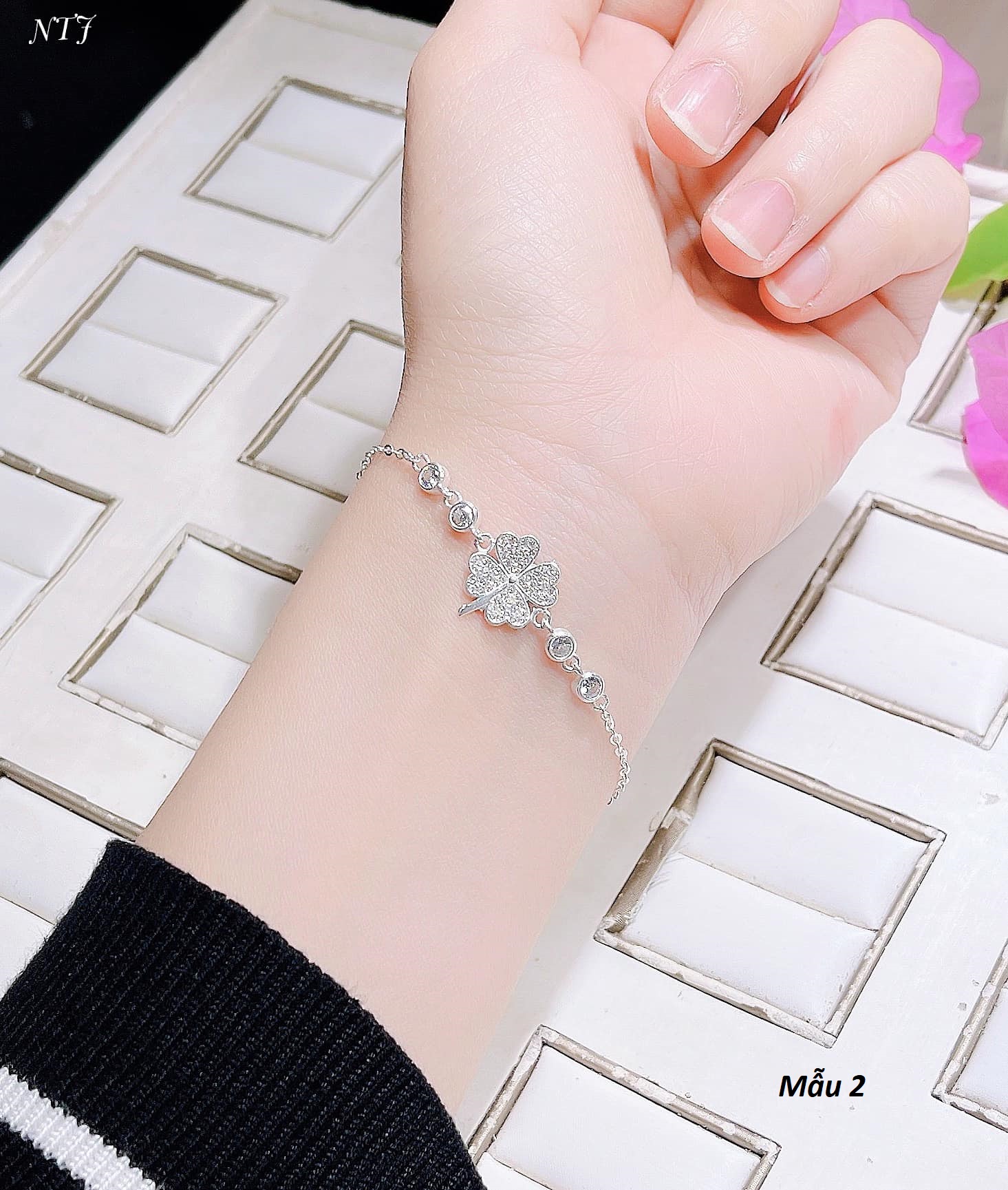 Lắc tay nữ thời trang chất liệu bằng bạc s925 MS085t