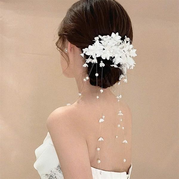 Cài tóc cô dâu hoa chùm nhỏ trắng mẫu mới t10/2024