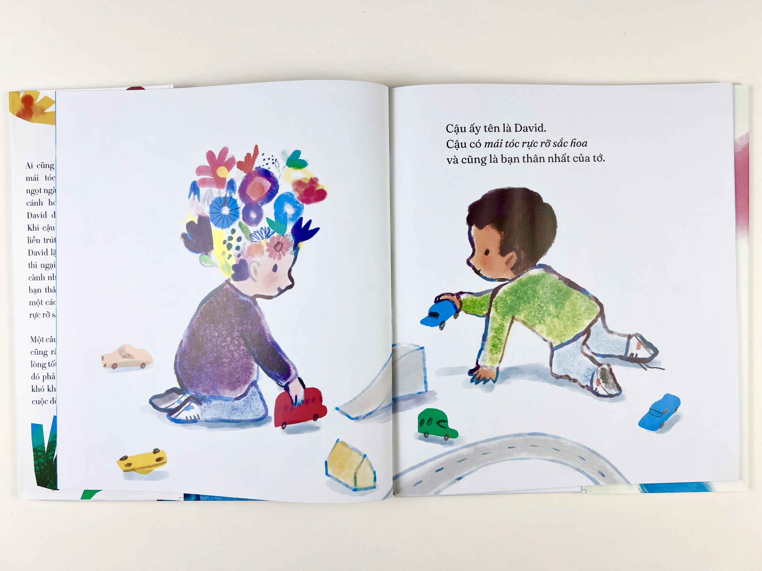 Sách cậu bé có mái tóc nở hoa - Crabit Kidbooks - Bìa cứng