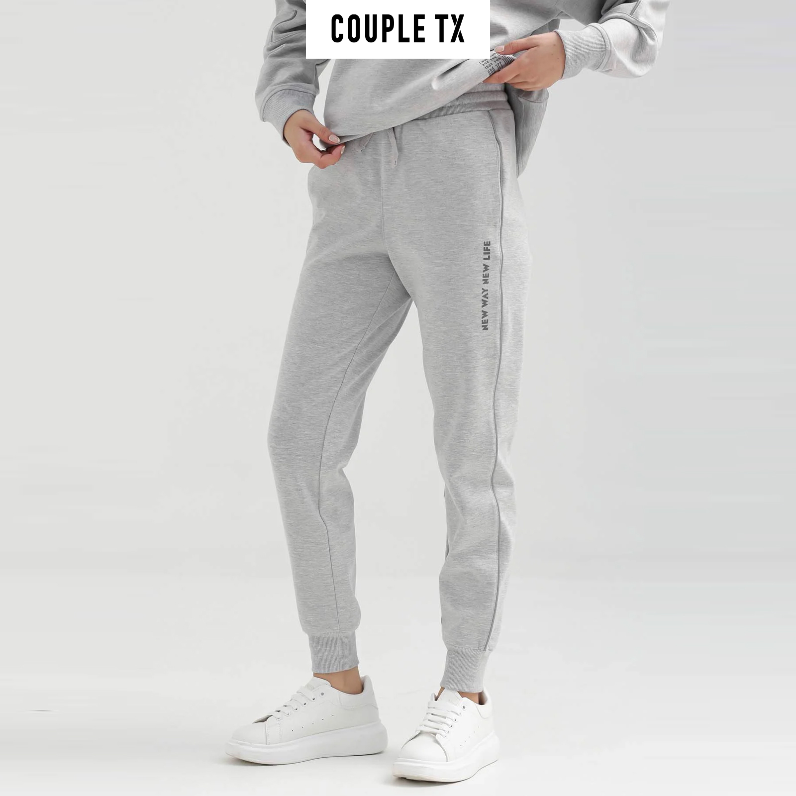 COUPLE TX - Quần Dài Nữ Jogger Phối Sọc Phản Quang WPA 2004