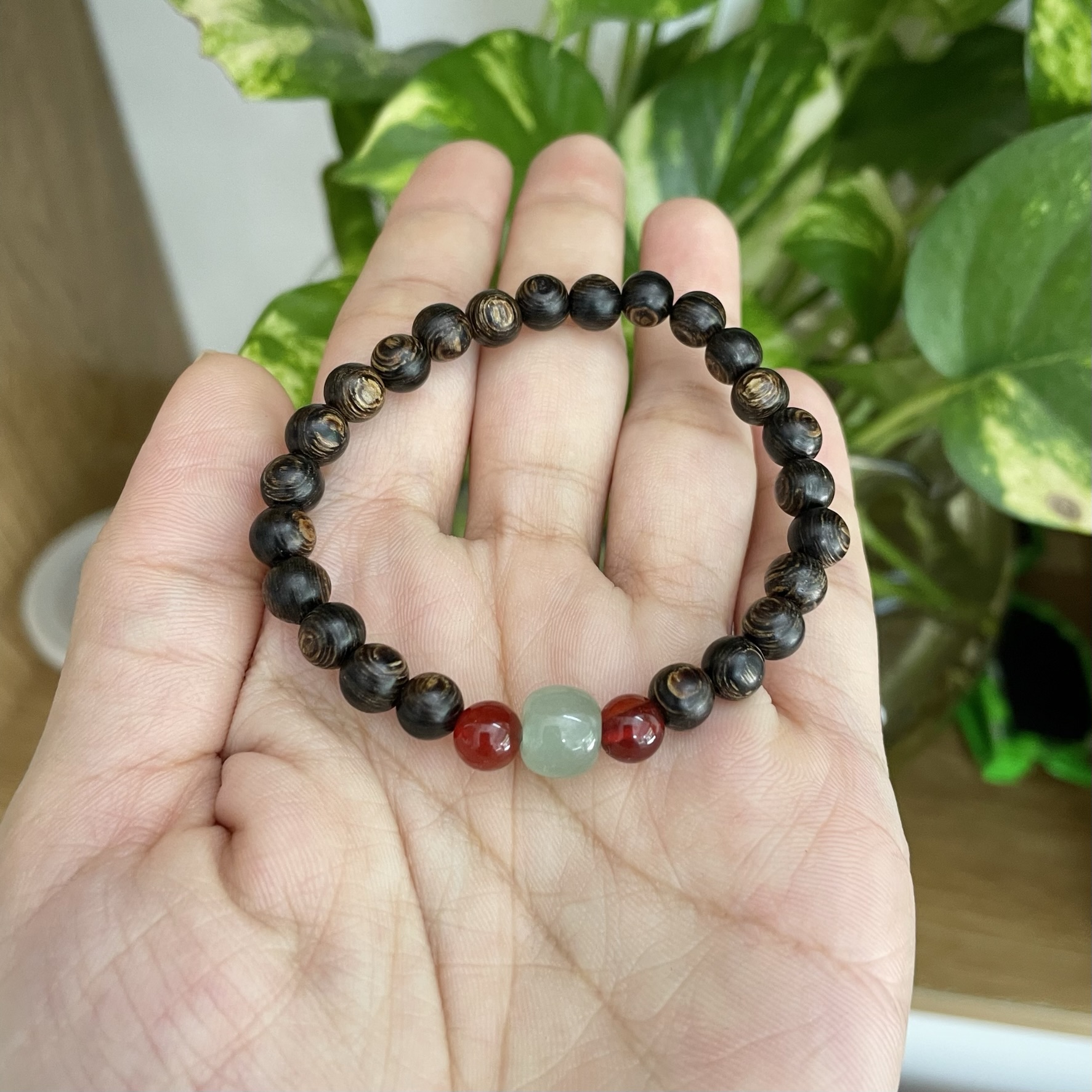 Vòng trầm sánh chìm 6 ly phối đá