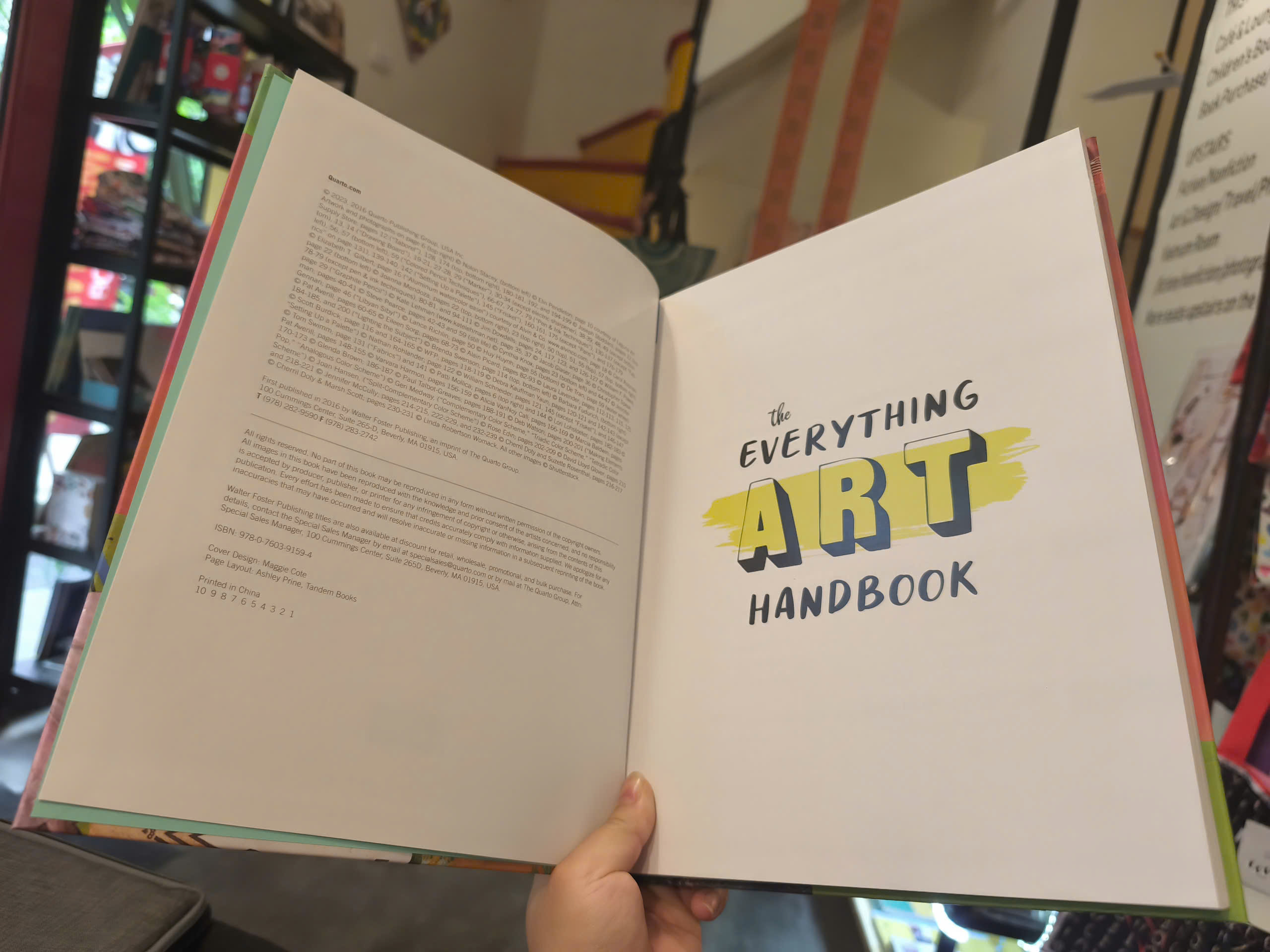 Sách - The Everything Art Handbook / Ngoại văn Nghệ thuật Nhập khẩu UK / Bìa cứng