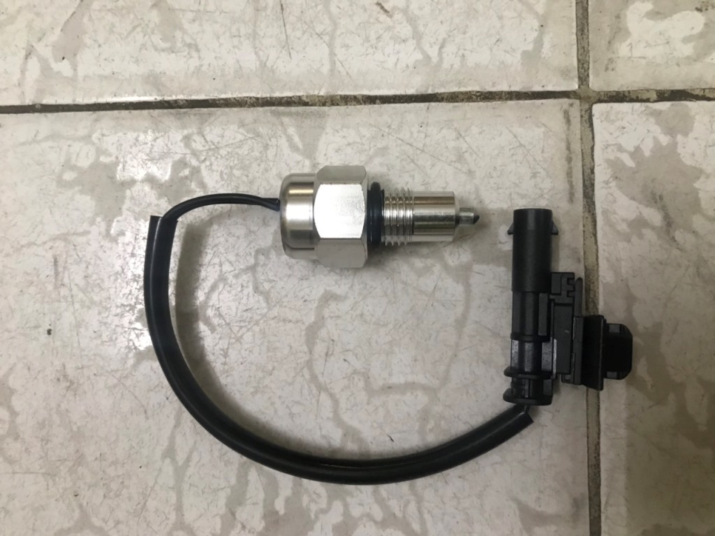 Công tắc báo đèn lùi MG 5 2020-