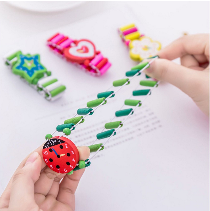 Vòng trang trí đeo tay bằng gỗ cho bé - Kích thước 8cm - Giao màu ngẫu nhiên