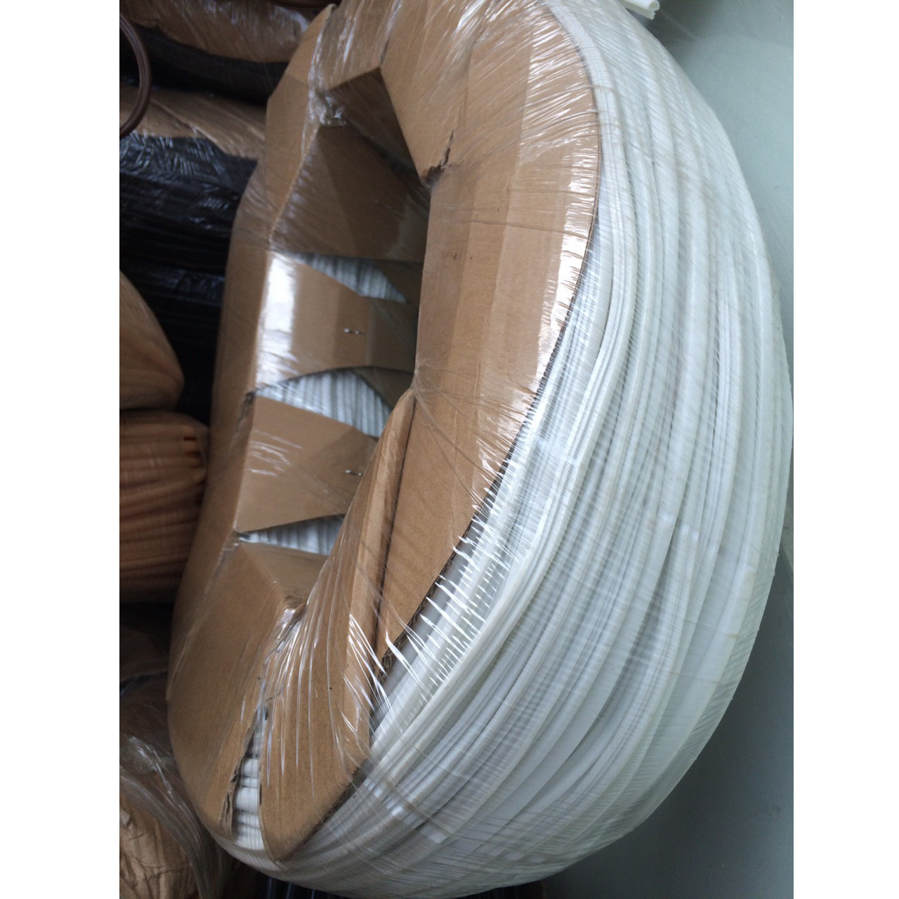 Gioăng Cao Su Cửa Gỗ Cuộn 50m cách âm, chống ồn, ngăn bụi, ngừa côn trùng, chống nước, ngăn khói - 8mm - màu trắng, vàng, đen, đỏ, nâu  - 50m - 2kg
