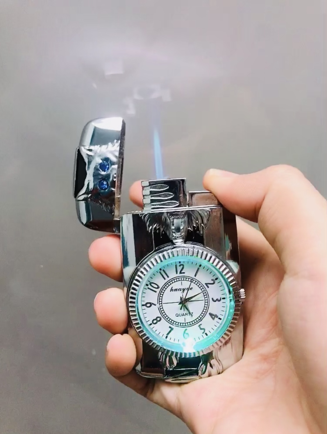 Bật lửa hột quẹt khè đồng hồ 2IN1 hình chó sói có đèn Led nhấp nháy - xài ga