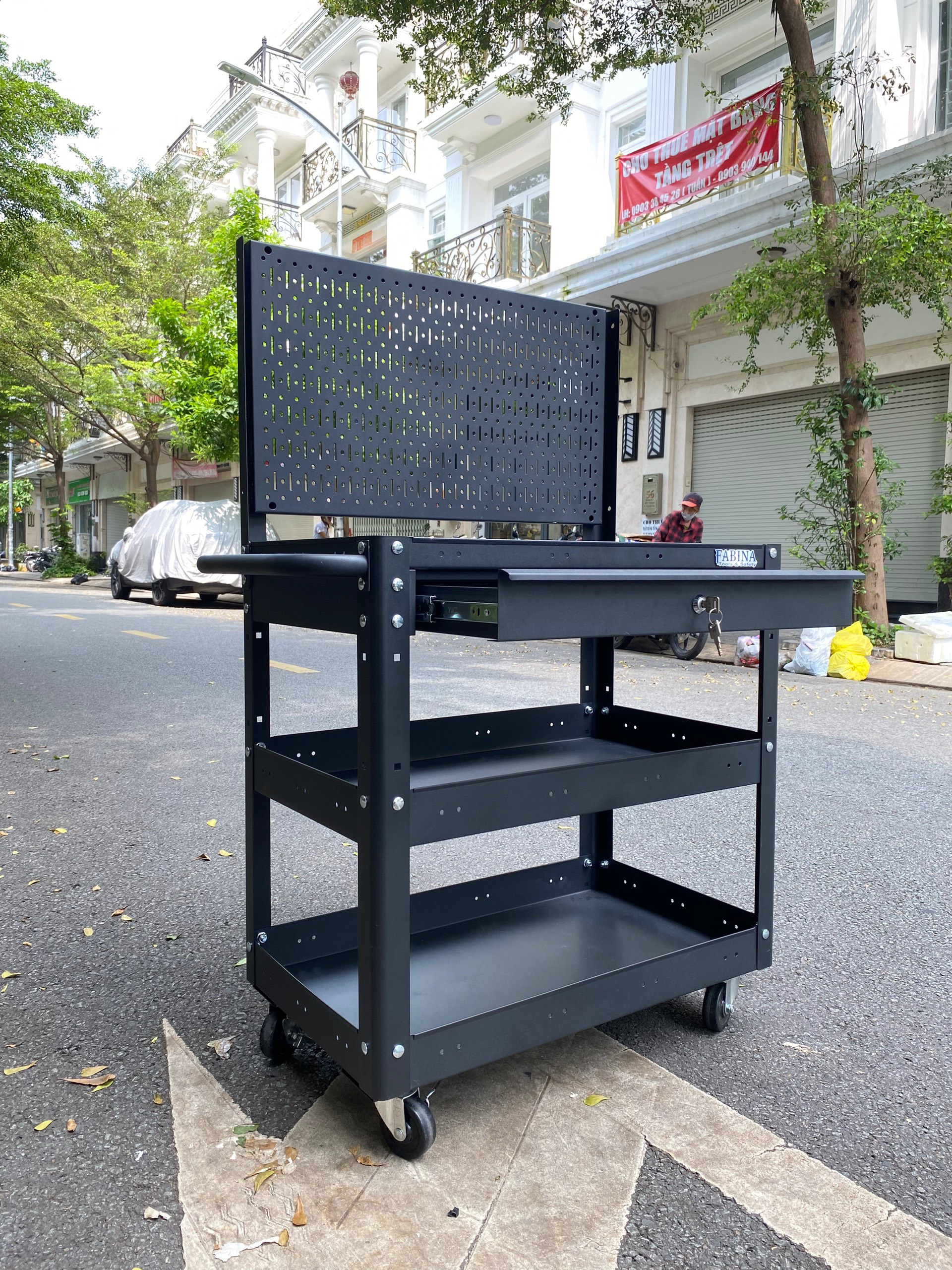 Xe đẩy 3 ngăn 1 hộc kéo kèm vách lưới cao màu đen