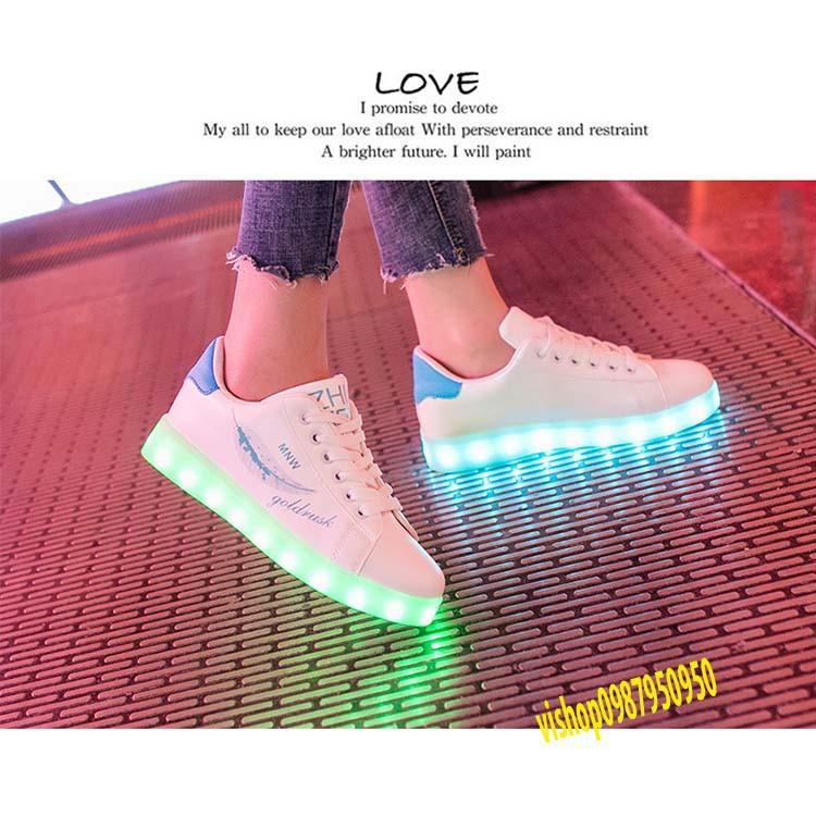 GIÀY PHÁT SÁNG LÔNG VŨ XANH - 8 CHẾ ĐỘ SÁNG 7 MÀU mã UD857