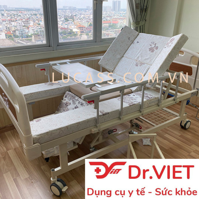 Giường bệnh đa năng kết hợp xe lăn Lucass GB-T243 chính hãng, thiết kế tiện lợi