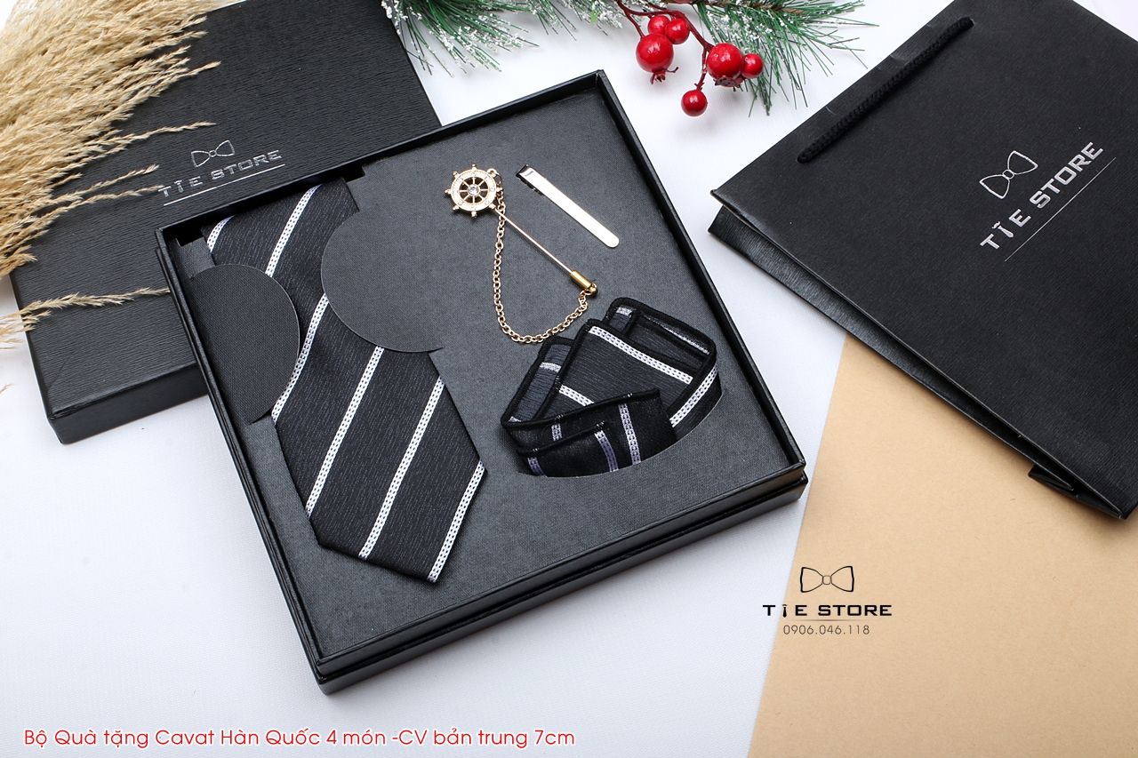 Cavat Bộ Cao Cấp Hàn Quốc 4 món Phụ Kiện - Full box kèm túi xách, màu đen kẻ 7cm