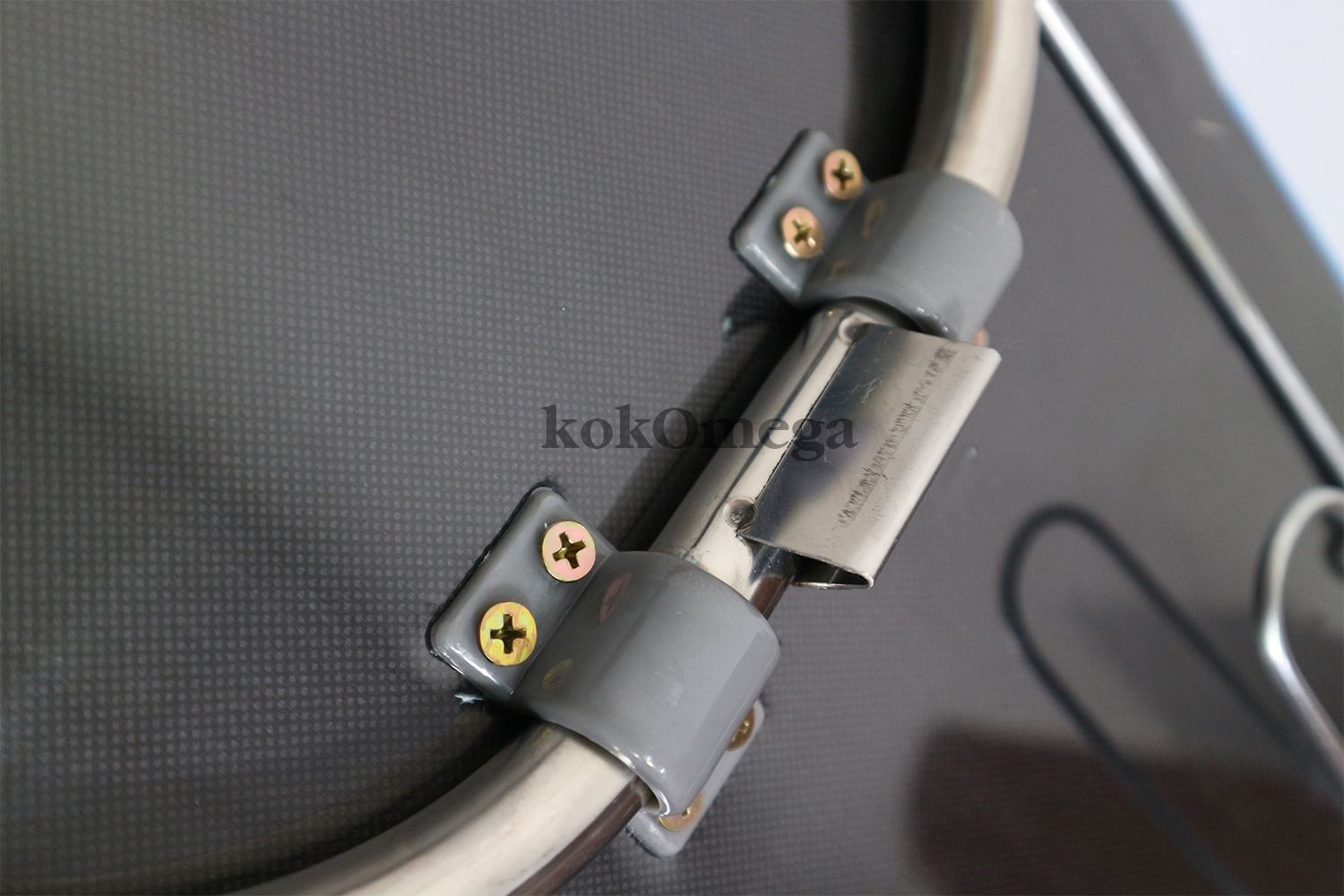 Bàn Để Ủi Cầu Là Quần Áo Ngồi Kokomega BU02 - Tiện Lợi - Thông Minh - Gấp Gọn - Có Giá Đỡ