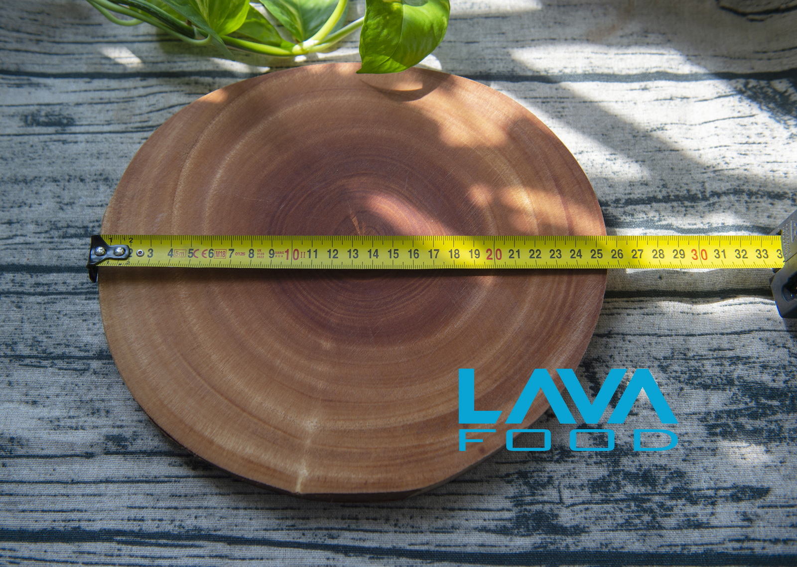 Miếng, khoanh gỗ tròn trang trí ngoài trời - trong nhà - gỗ xà cừ tự nhiên đường kính 22-25 cm dày 2cm