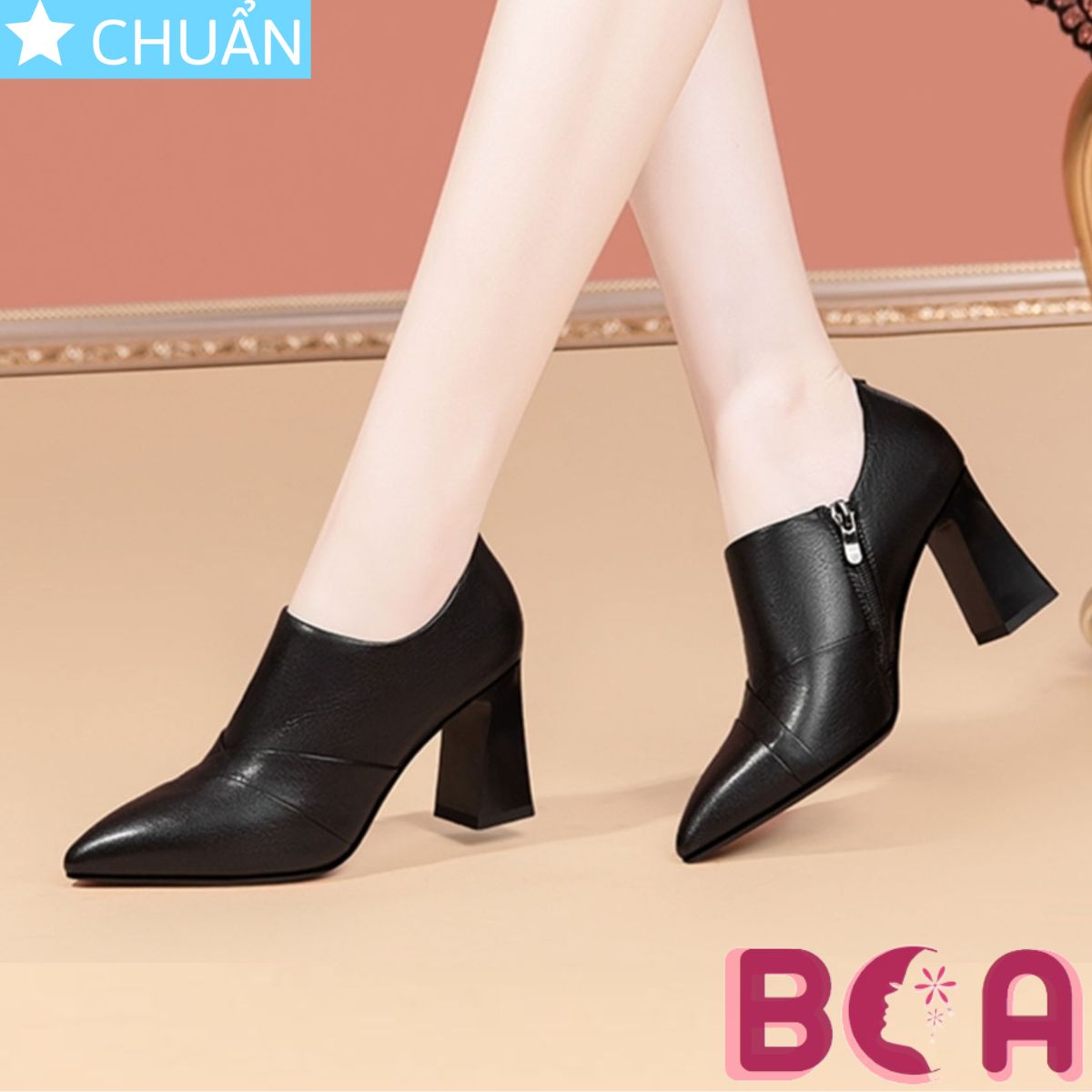 Giày boots nữ cổ ngắn mũi nhọn 7p RO590 ROSATA tại BCASHOP thiết kế đơn giản nhưng sang trọng, không cầu kì mà khí chất