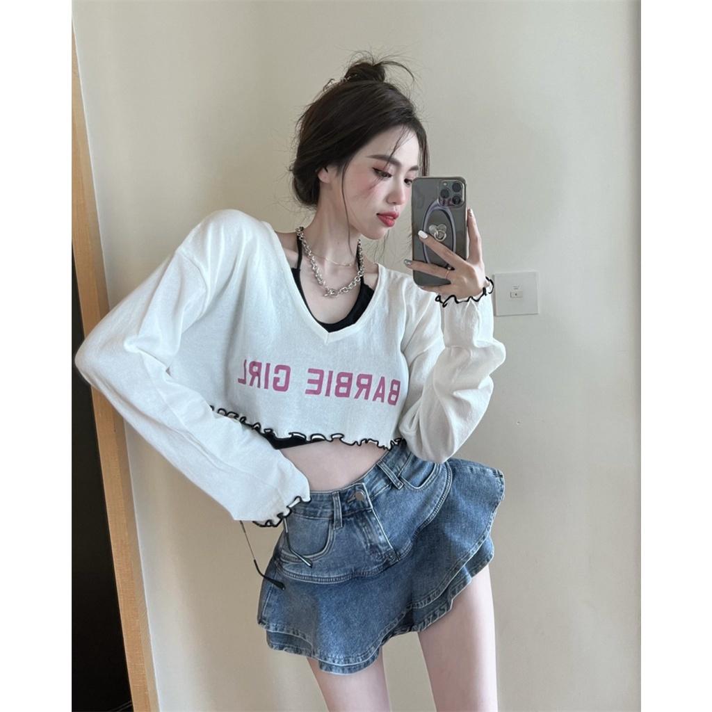 Set Áo Croptop Nữ Dài Tay Chạy Viền In Chữ Barbie Kèm Áo Yếm Trong