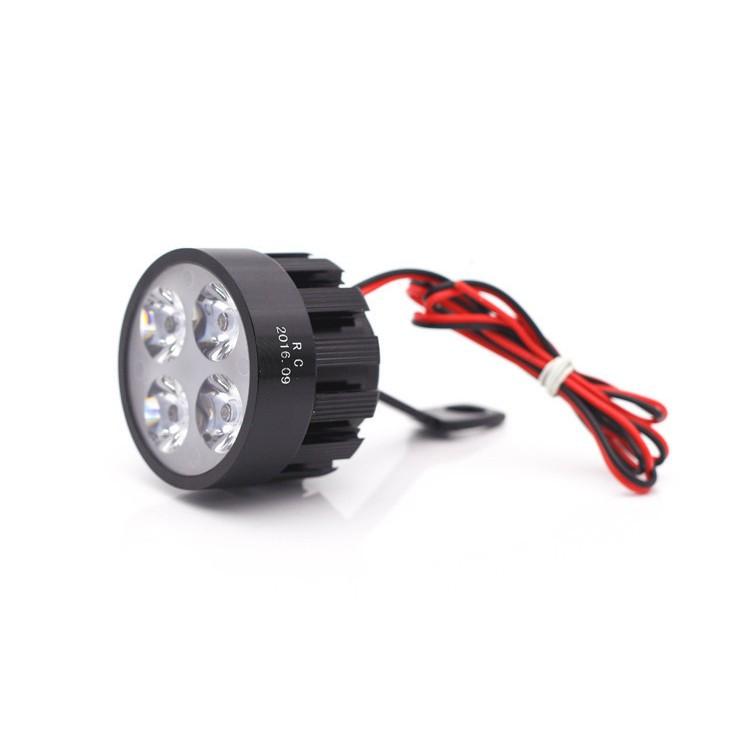 Đèn LED trên xe máy 4 lõi