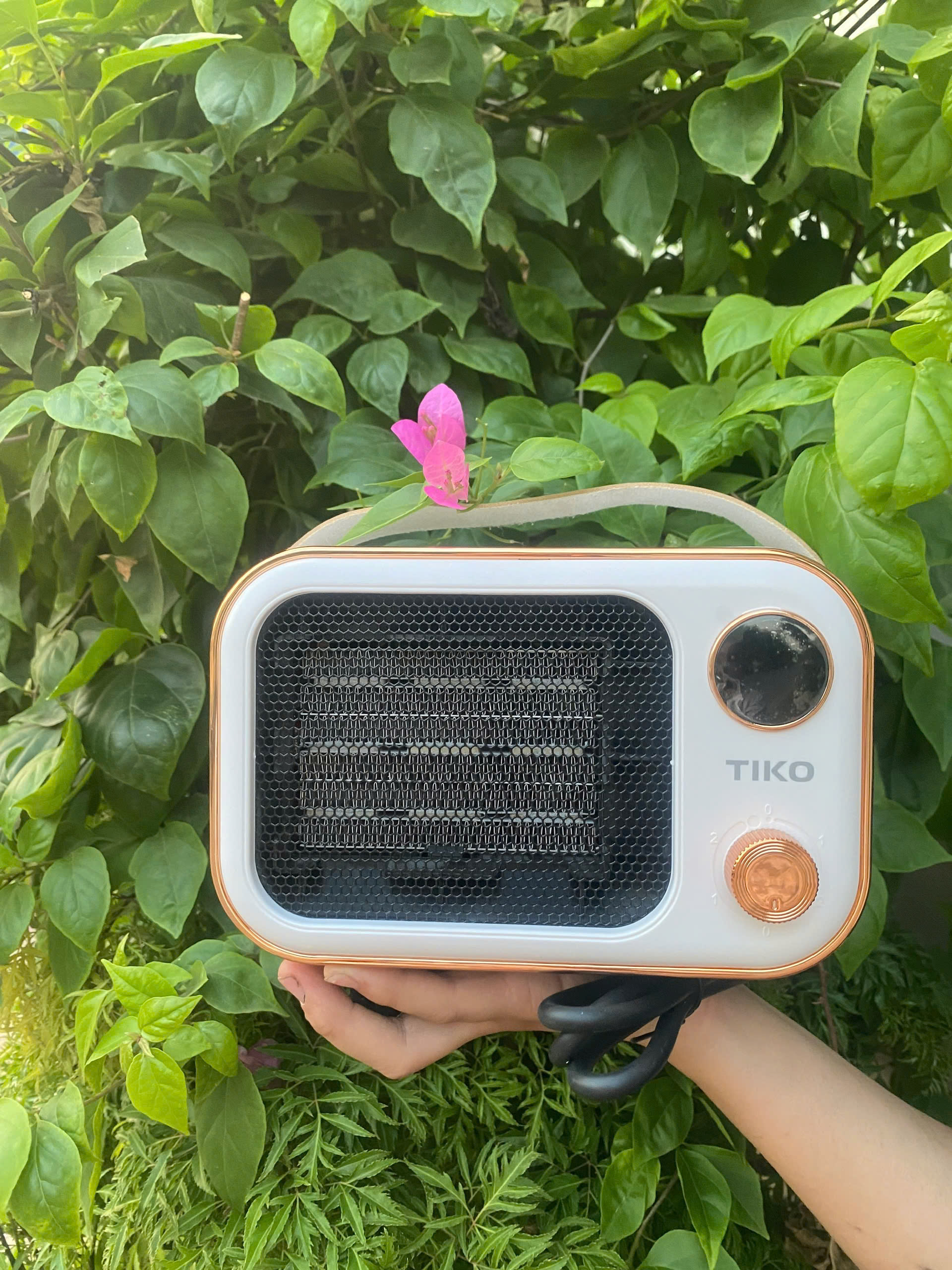 Máy Sưởi Gốm TIKO TK850 Để Bàn Làm Nóng Nhanh, Không Gây Khô, Sưởi Ấm Phòng Ngủ Phòng Khách hàng nhập khẩu