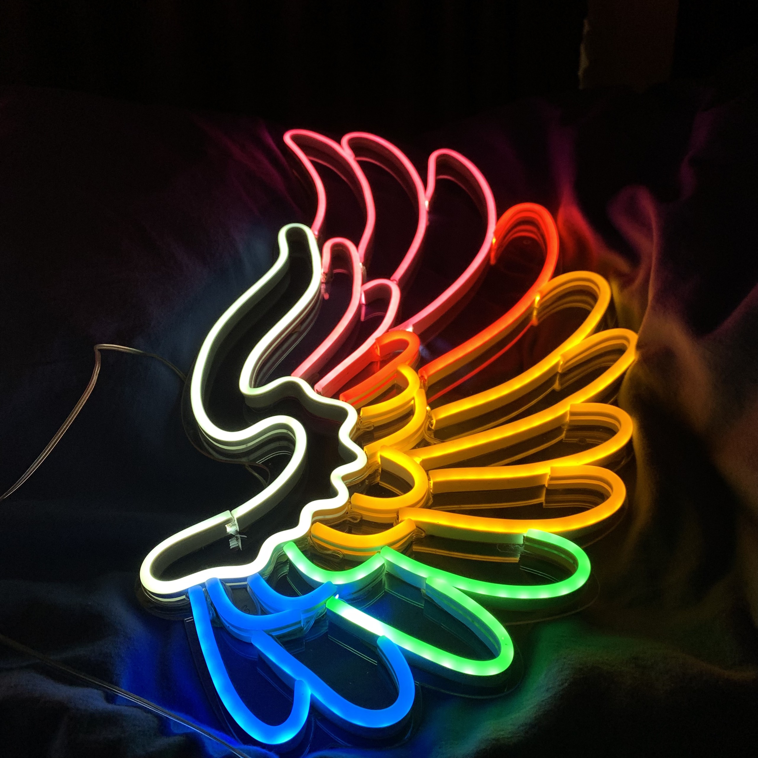 Đèn neon đôi cánh thiên thần đa sắc