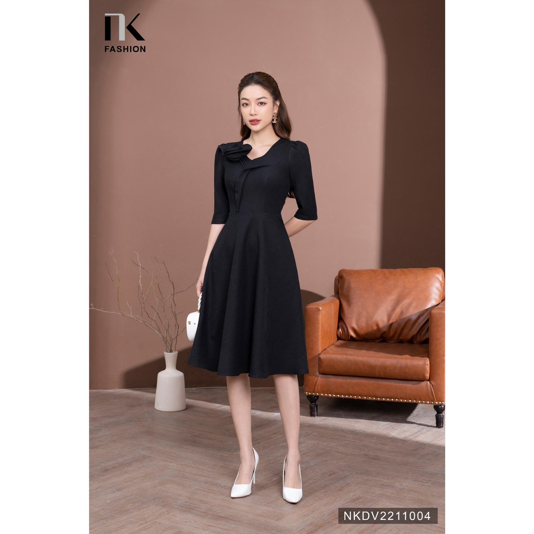 Đầm Xòe Tay Lỡ NK FASHION Thiết Kế Hoa Ngực Sang Trọng Chất Vải Nhập Hàn Cao Cấp Đứng Phom, Không Nhăn NKDV2211004