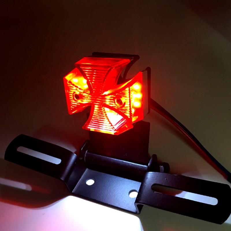 Đèn đuôi xe có giá đỡ
