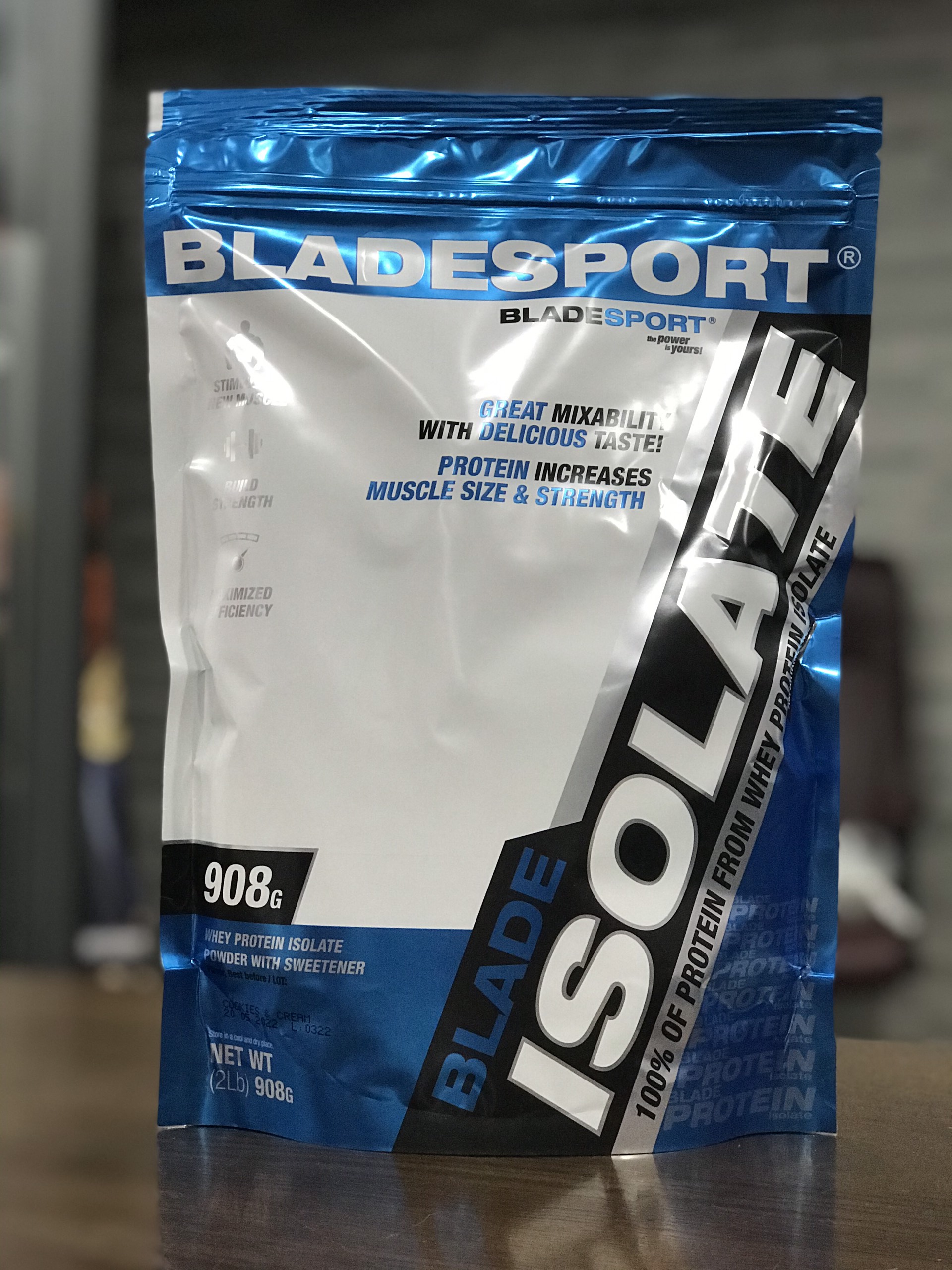 Sữa Tăng Cơ Blade Isolate 908g (2Lbs) – KÈM QUÀ - 3 Hương vị để lựa chọn - Protein tinh khiết hấp thụ nhanh – Hỗ trợ phục hồi, phát triển cơ bắp cho người chơi thể hình và thể thao  – Thương hiệu Châu Âu, nhập khẩu chính hãng