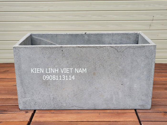 Chậu trồng cây R20xS20xD40cm bằng đá ong xám tự nhiên trồng cây cảnh ban công, sân thượng bền đẹp chịu được mọi thời tiết