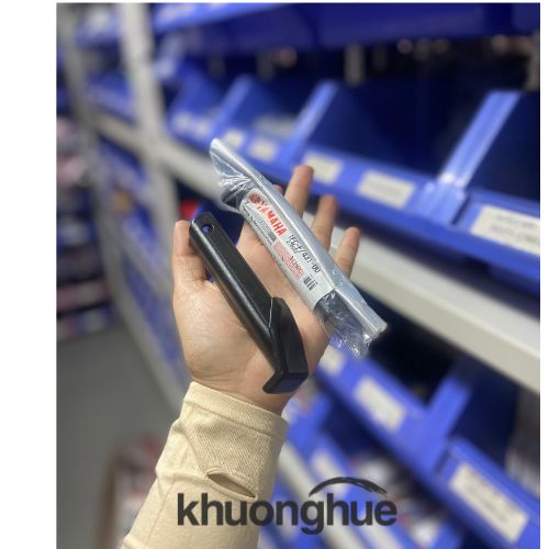 Lõi sắt gác chân sau bên trái xe Sirius FI chính hãng Yamaha