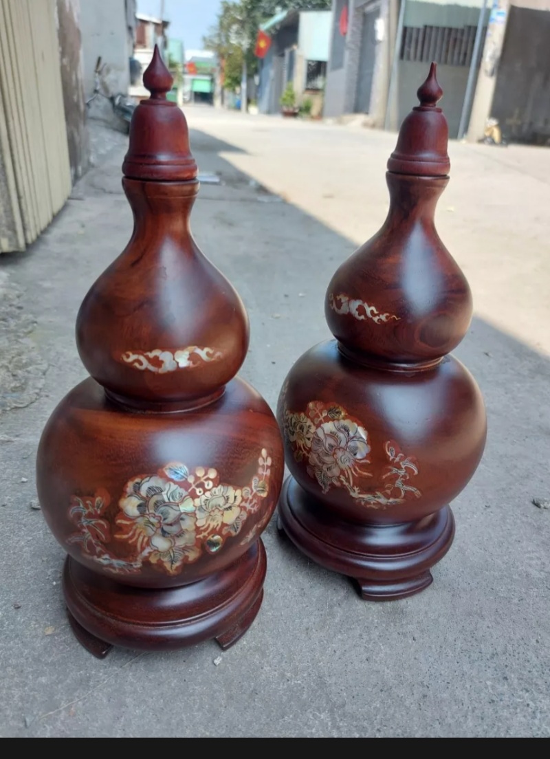 Cặp Lục bình hồ lô gỗ lim nguyên khối cẩn hoa cao 40cm