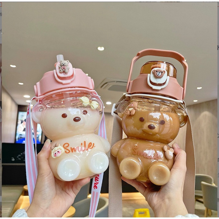 Bình Đựng Nước Hình Gấu Smile Siêu Dễ Thương 1300Ml Kèm Sticker Và Dây Đeo