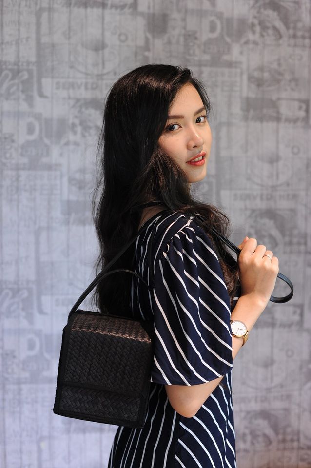 Túi xách cỏ bàng Thời trang hình Lập Phương đeo chéo 16cm x 16cm