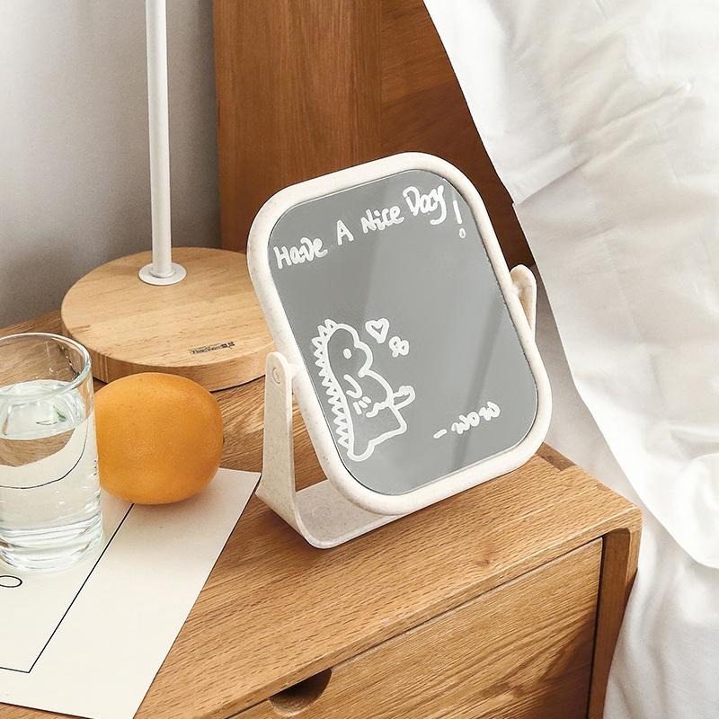Gương trang điểm để bàn xoay được tiện dụng