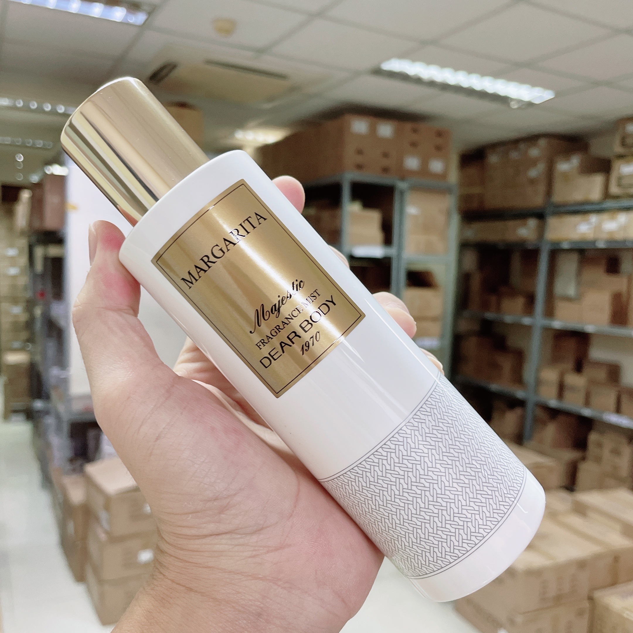 XỊT THƠM TOÀN THÂN DEAR BODY THƯỢNG HẠNG - MAJESTIC FRAGRANCE MIST 270ml - MÙI HƯƠNG THƠM MÁT - BỀN MÙI - TỎA HƯƠNG CẢ NGÀY DÀI