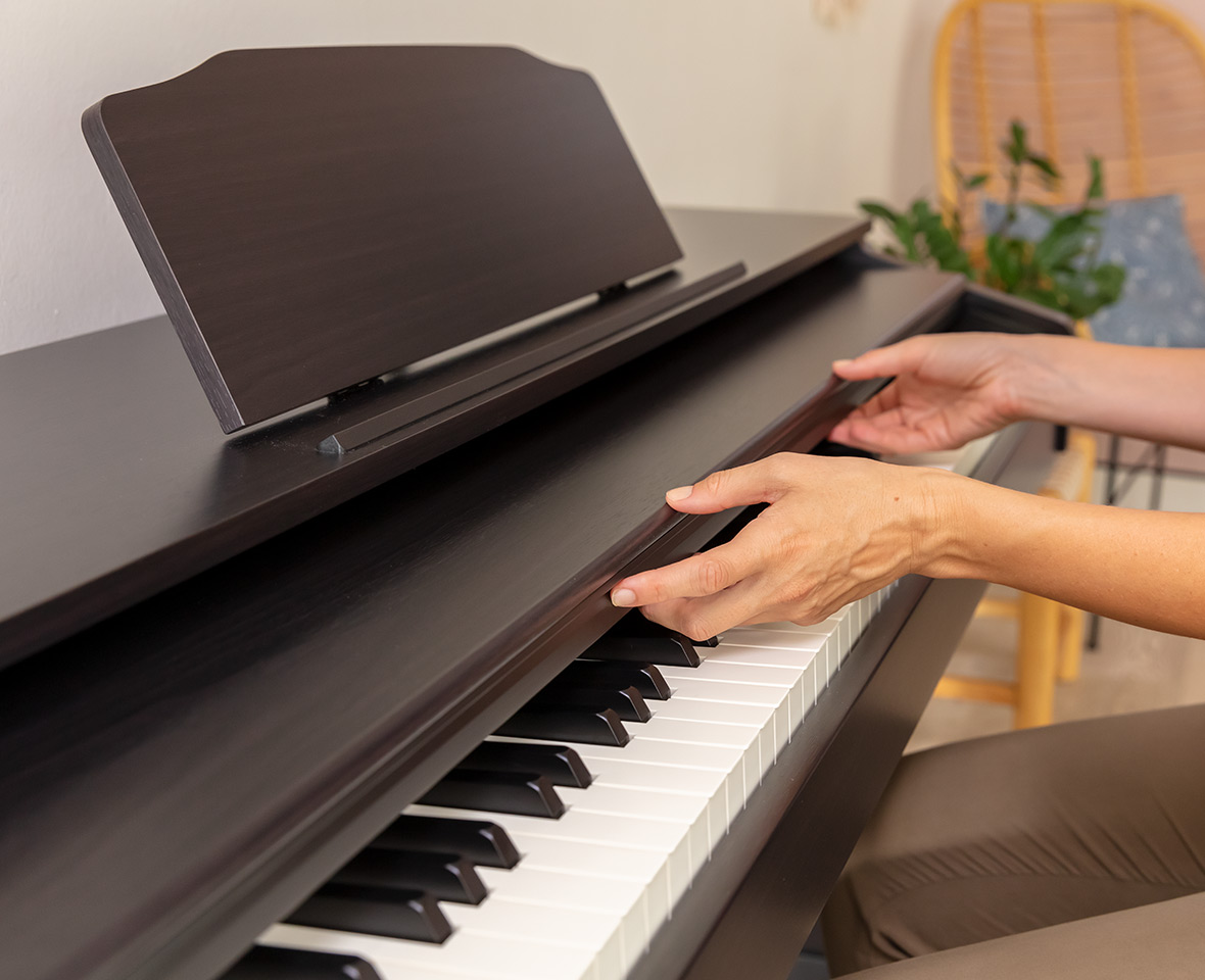Đàn Piano Điện Roland RP30 88 Phím Bàn Phím Nặng Âm Chuẩn Upright Chính Hãng