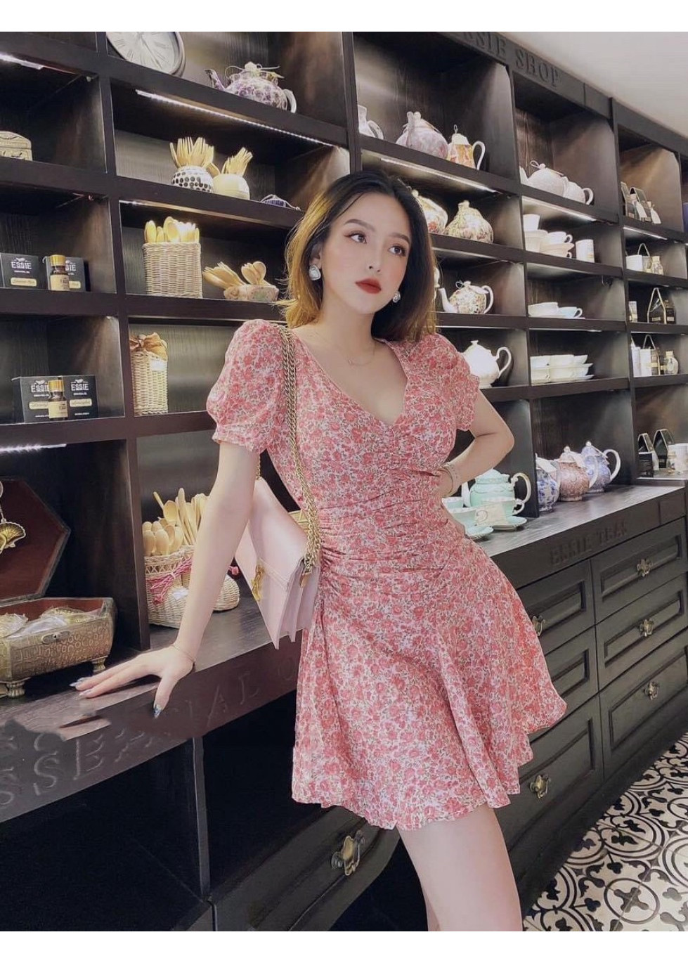 Đầm Hoa Nhúng Bụng