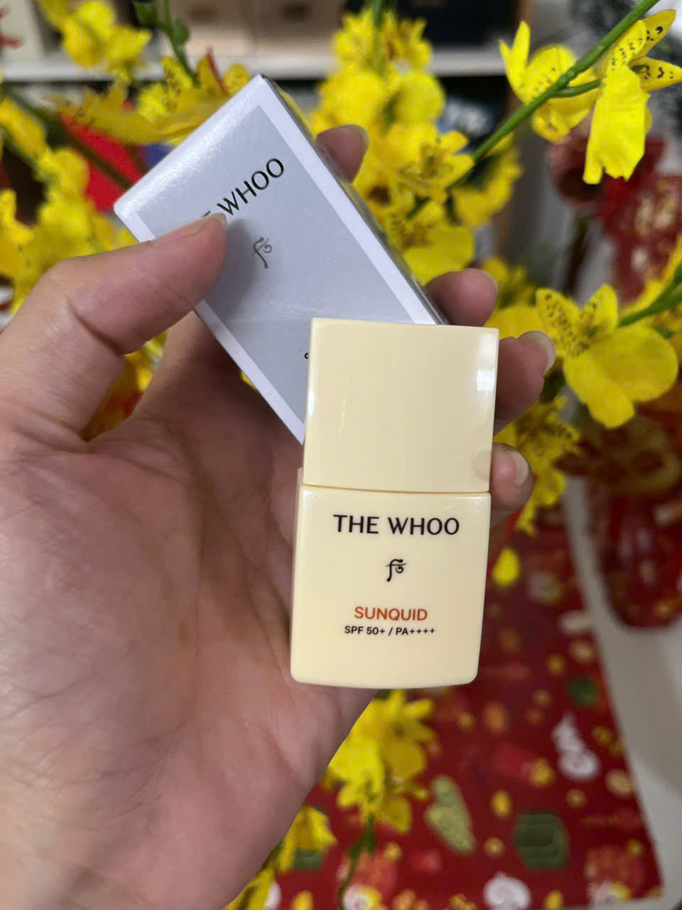 Sữa chống nắng dưỡng ẩm và làm dịu da WHOO GJH SUNQUID UV PROTECTIVE LOTION 13ml