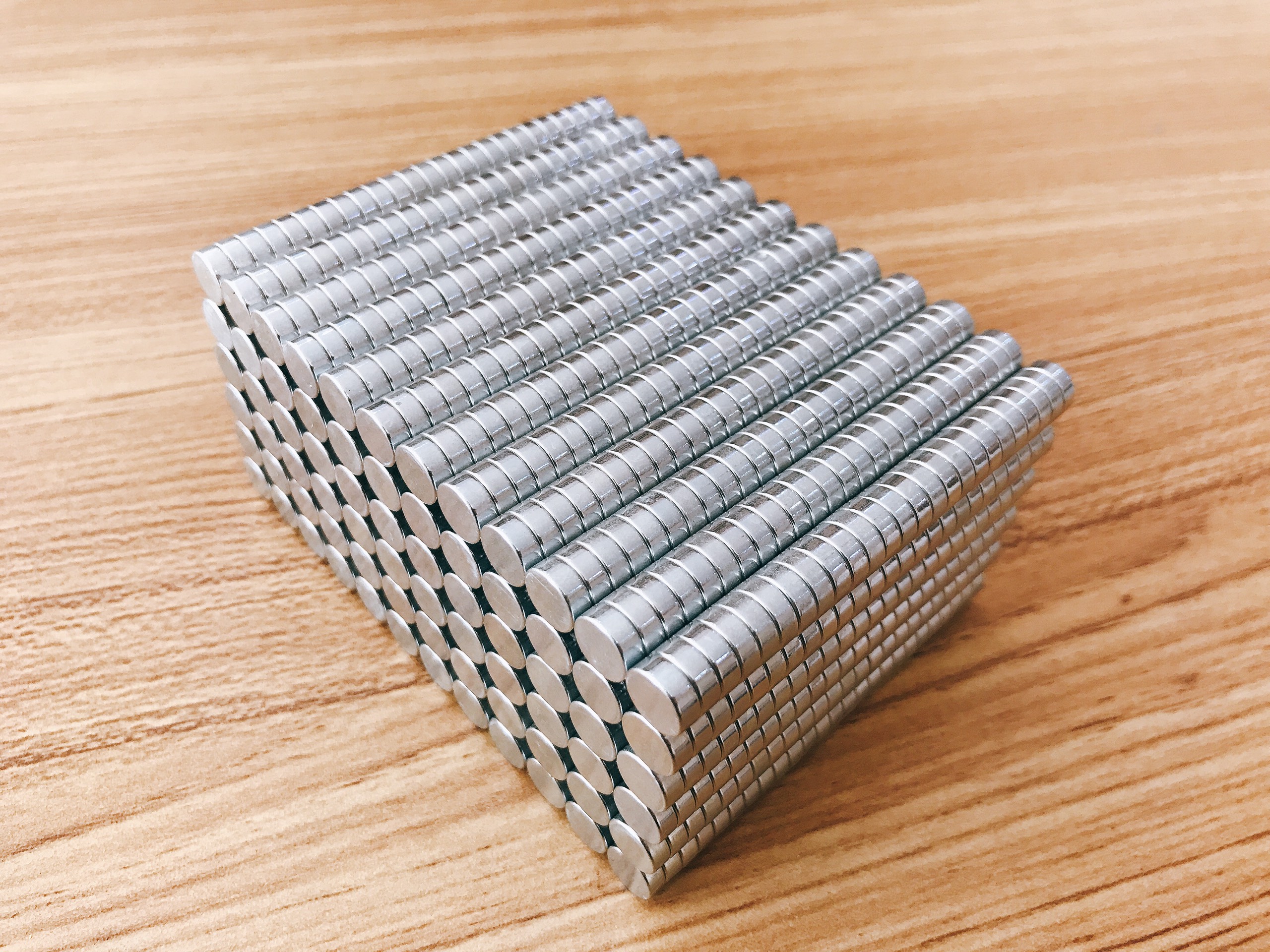 50 Viên Nam Châm Đất Hiếm Loại Tròn 8x3mm Mạ Kẽm Lực Từ N35 Cực Mạnh