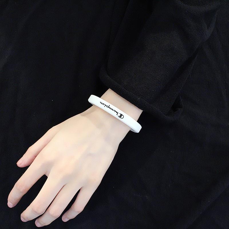 Set vòng tay silicon unisex phong cách ulzzang màu đen, trắng cá tính cho nam nữ