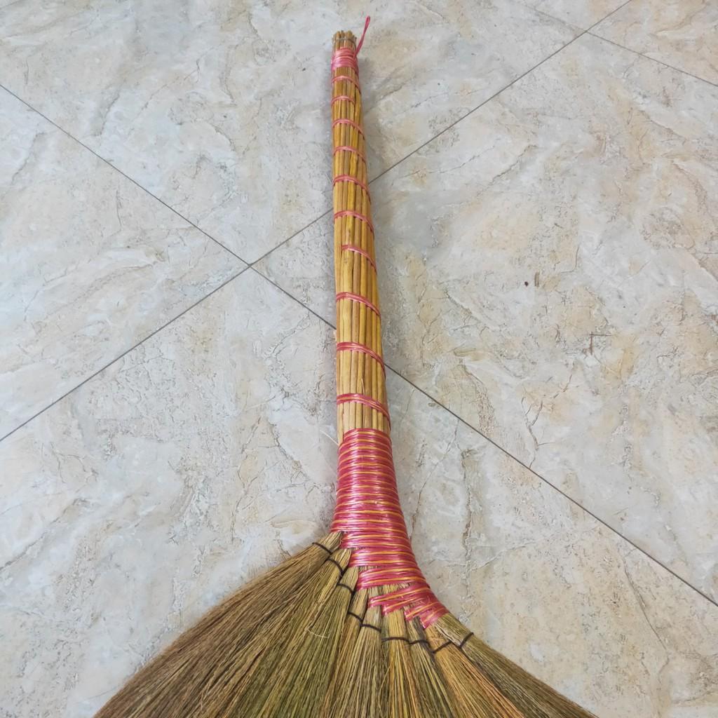 Chổi rơm quét nhà thân cây lau (đan 9 con rơm) dài 105cm