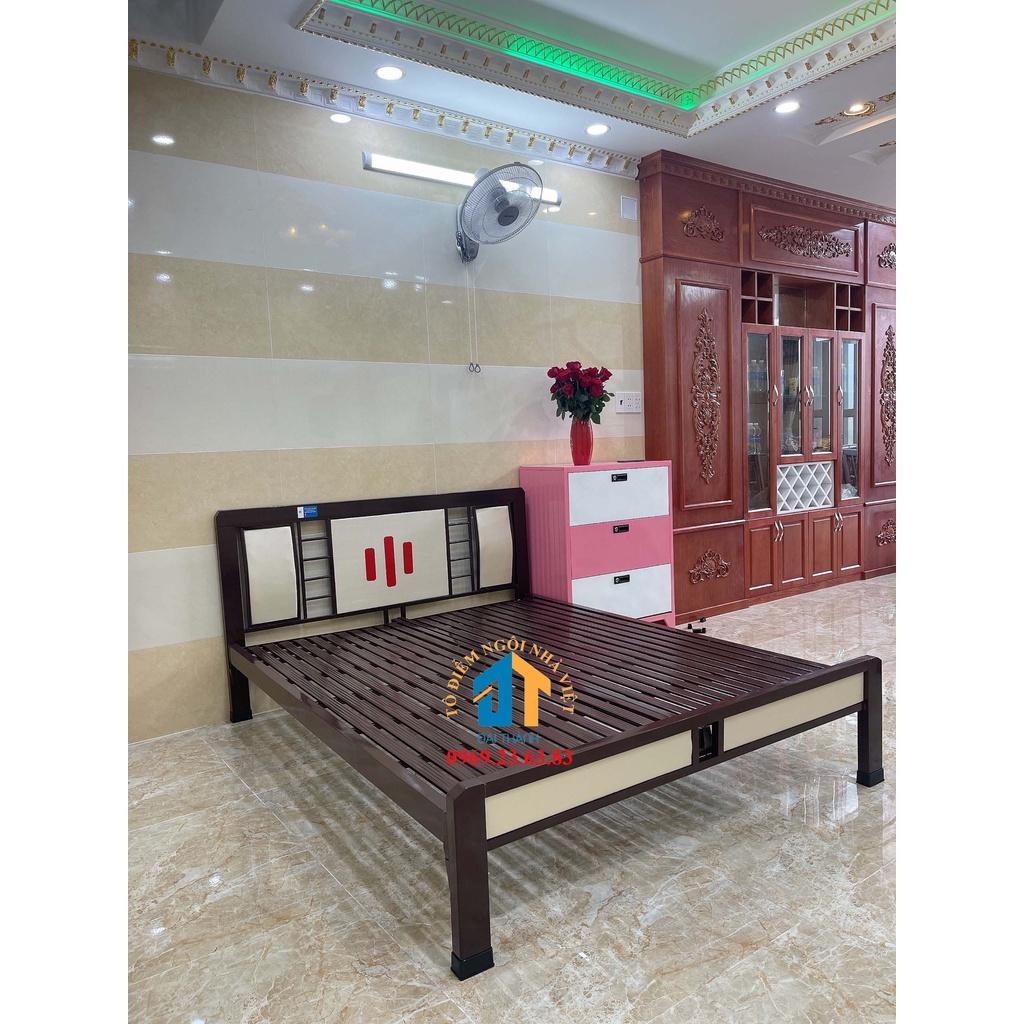 Giường ngủ sắt kiểu gỗ hộp 48 kích thước 1m8x2m – DT01