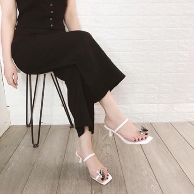 Guốc cao gót nhọn xỏ ngón đính bướm