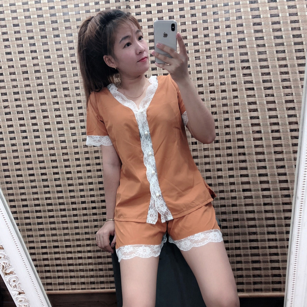 Đồ Bộ Quần Ngắn Vải Lụa Phối Ren